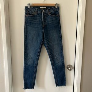 Levi’s size 28 dark wash wedgie skinny jeans